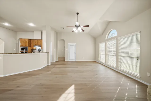 $2,800 | 1915 Stable Stone Lane, Pearland, TX 77581