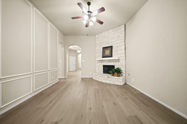 $2,800 | 1915 Stable Stone Lane, Pearland, TX 77581