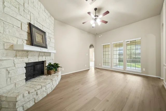 $2,800 | 1915 Stable Stone Lane, Pearland, TX 77581