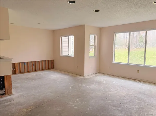 $310,000 | 27 Bayberry Drive, Peekskill, NY 10566