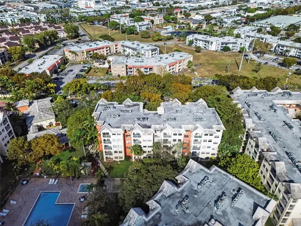 $2,500 | 8120 Geneva Court, Unit 453, Doral, FL 33166