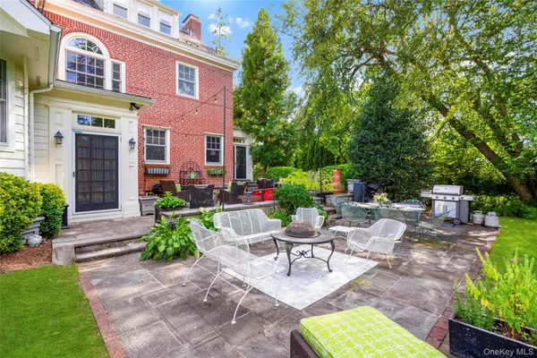 $2,195,000 | 80 Forest Avenue, New Rochelle, NY 10804