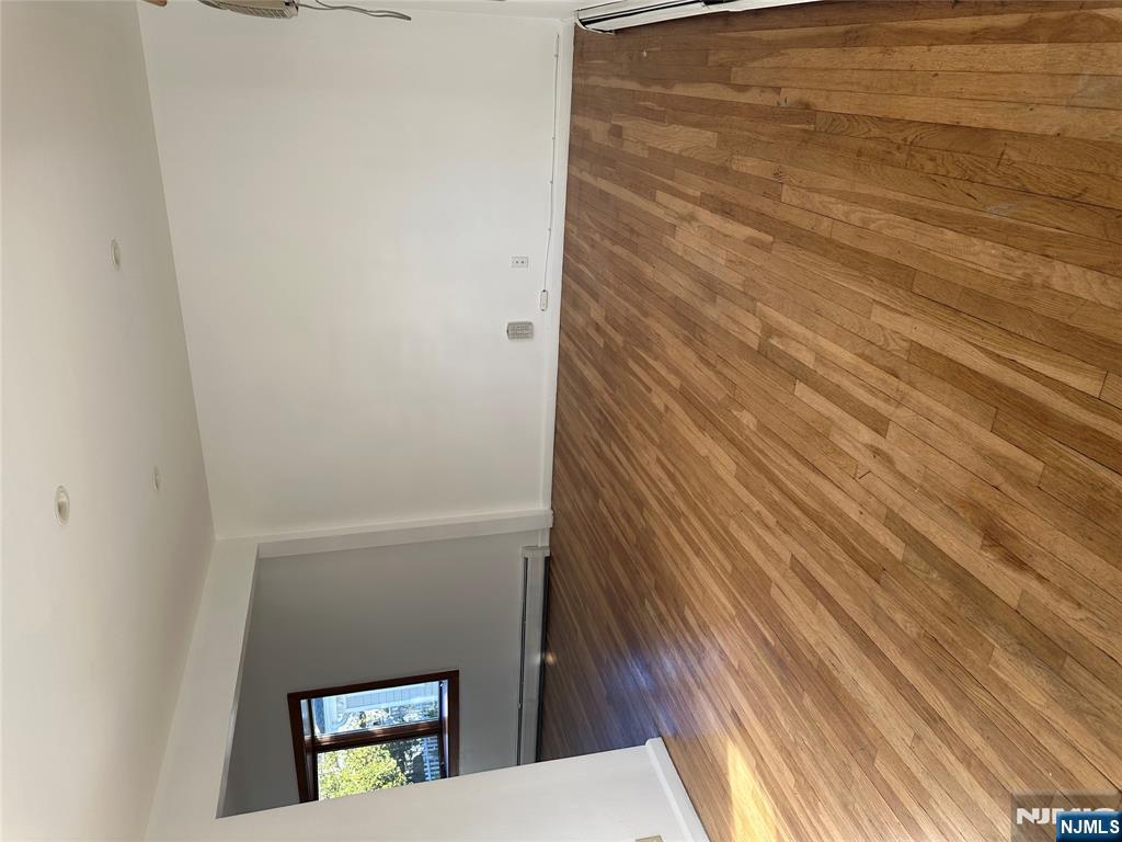 679 Midwood Road Ridgewood, NJ 07450 - Photo 3 of 17