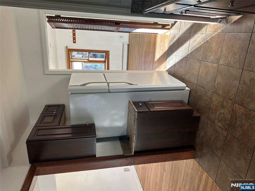 679 Midwood Road Ridgewood, NJ 07450 - Photo 6 of 17