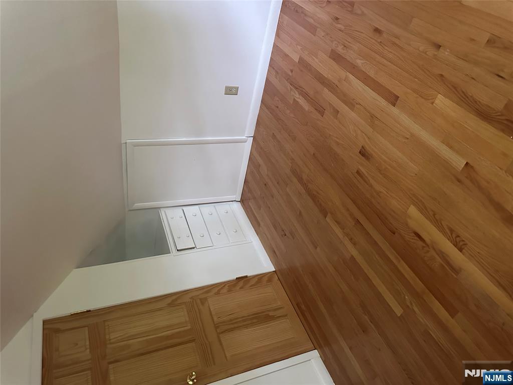 679 Midwood Road Ridgewood, NJ 07450 - Photo 8 of 17