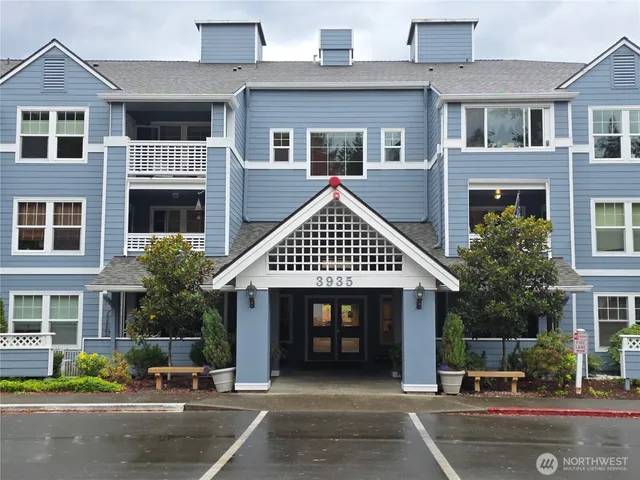 $425,000 | 3935 226th Place Southeast, Unit 313, Issaquah, WA 98029