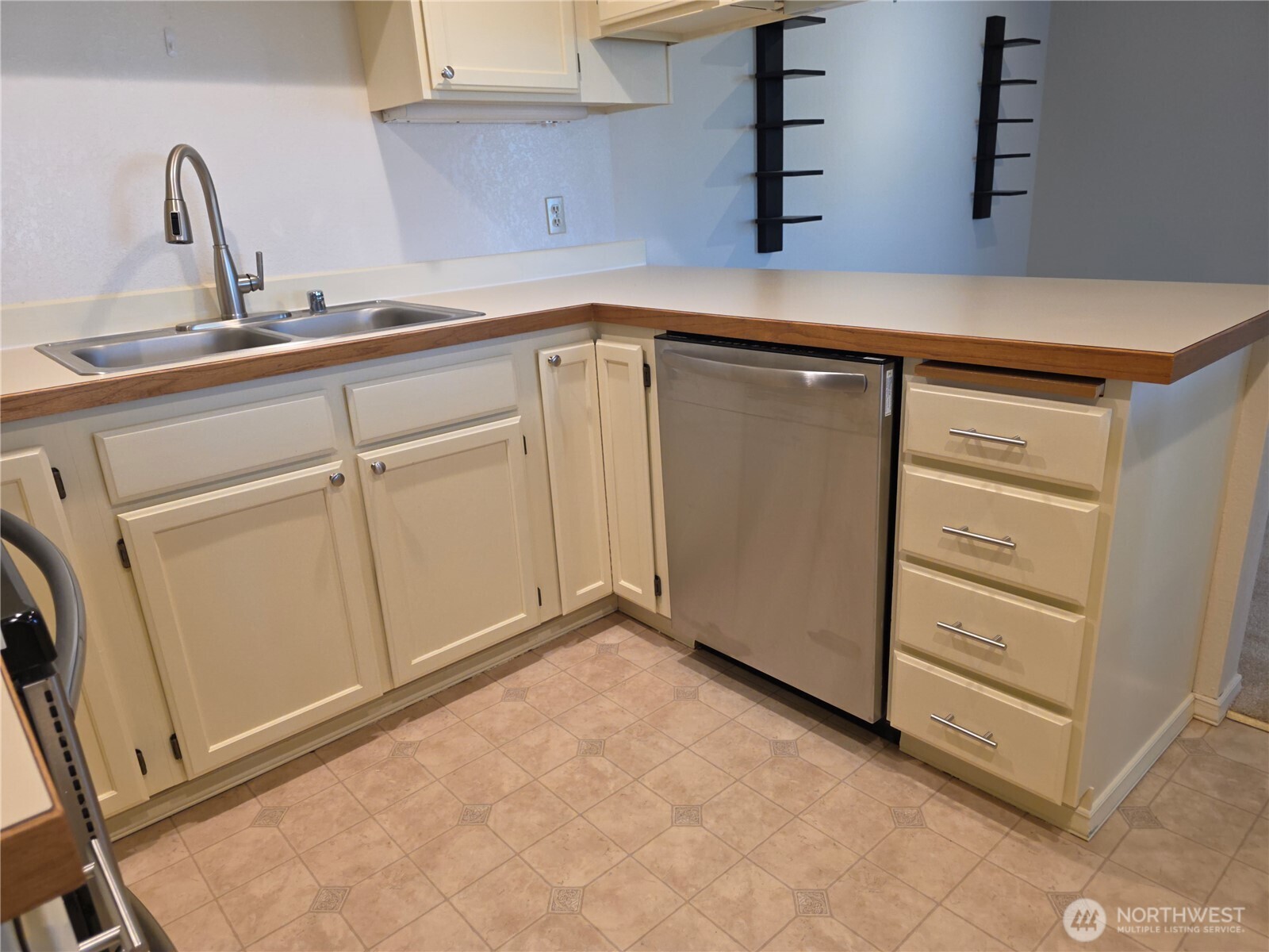 3935 226th Place Southeast, Unit 313 Issaquah, WA 98029 - Photo 11 of 32