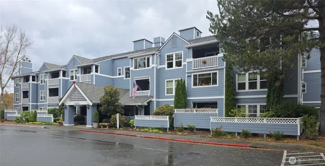 $425,000 | 3935 226th Place Southeast, Unit 313, Issaquah, WA 98029