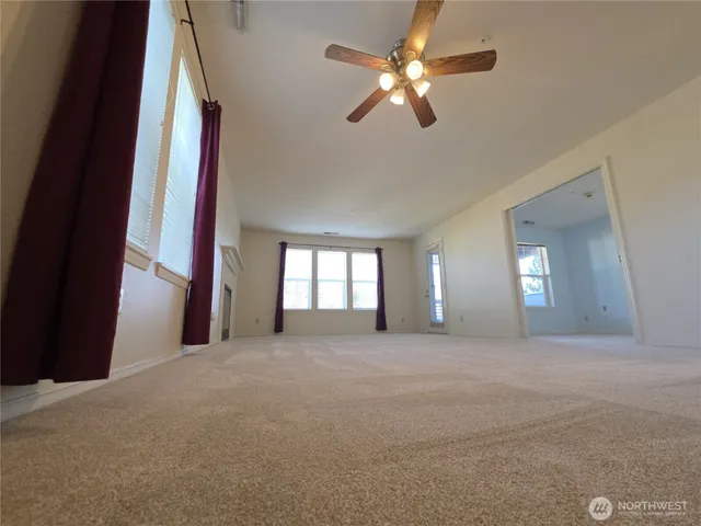 $425,000 | 3935 226th Place Southeast, Unit 313, Issaquah, WA 98029