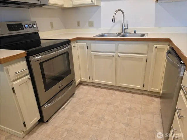 $425,000 | 3935 226th Place Southeast, Unit 313, Issaquah, WA 98029