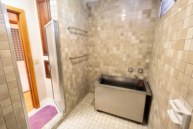 a bathroom with a tub