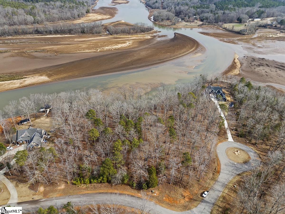 429 Terrapin Pointe Road Hodges, SC 29653 - Photo 3 of 4