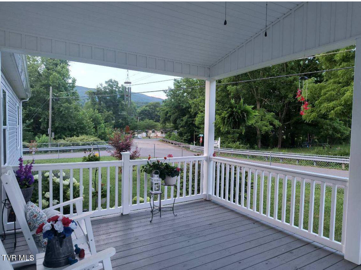 152 Peters Hollow Road Elizabethton, TN 37643 - Photo 17 of 55 IMG_1560