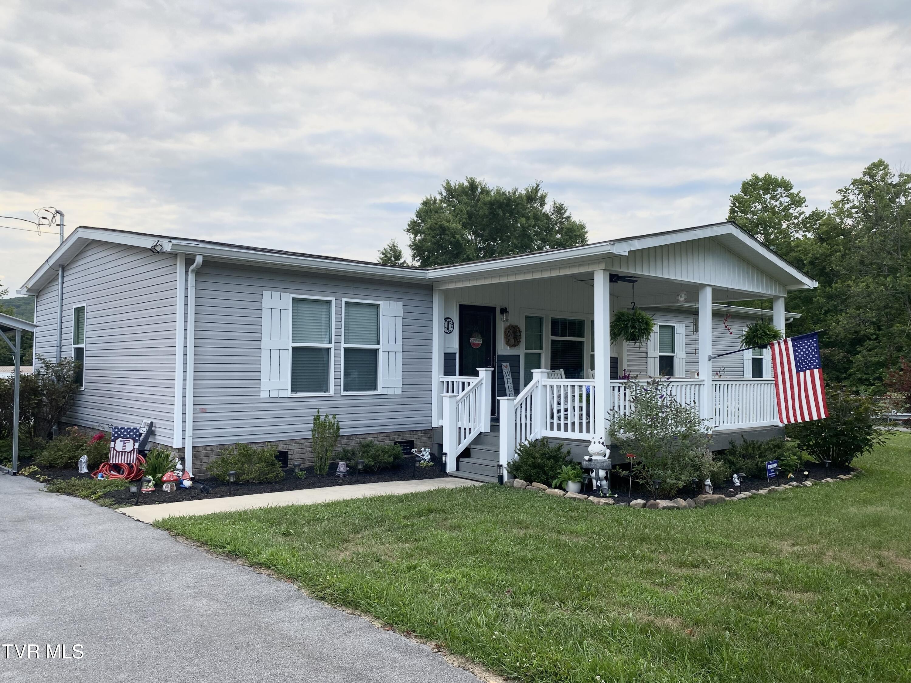 152 Peters Hollow Road Elizabethton, TN 37643 - Photo 23 of 55 IMG_1553