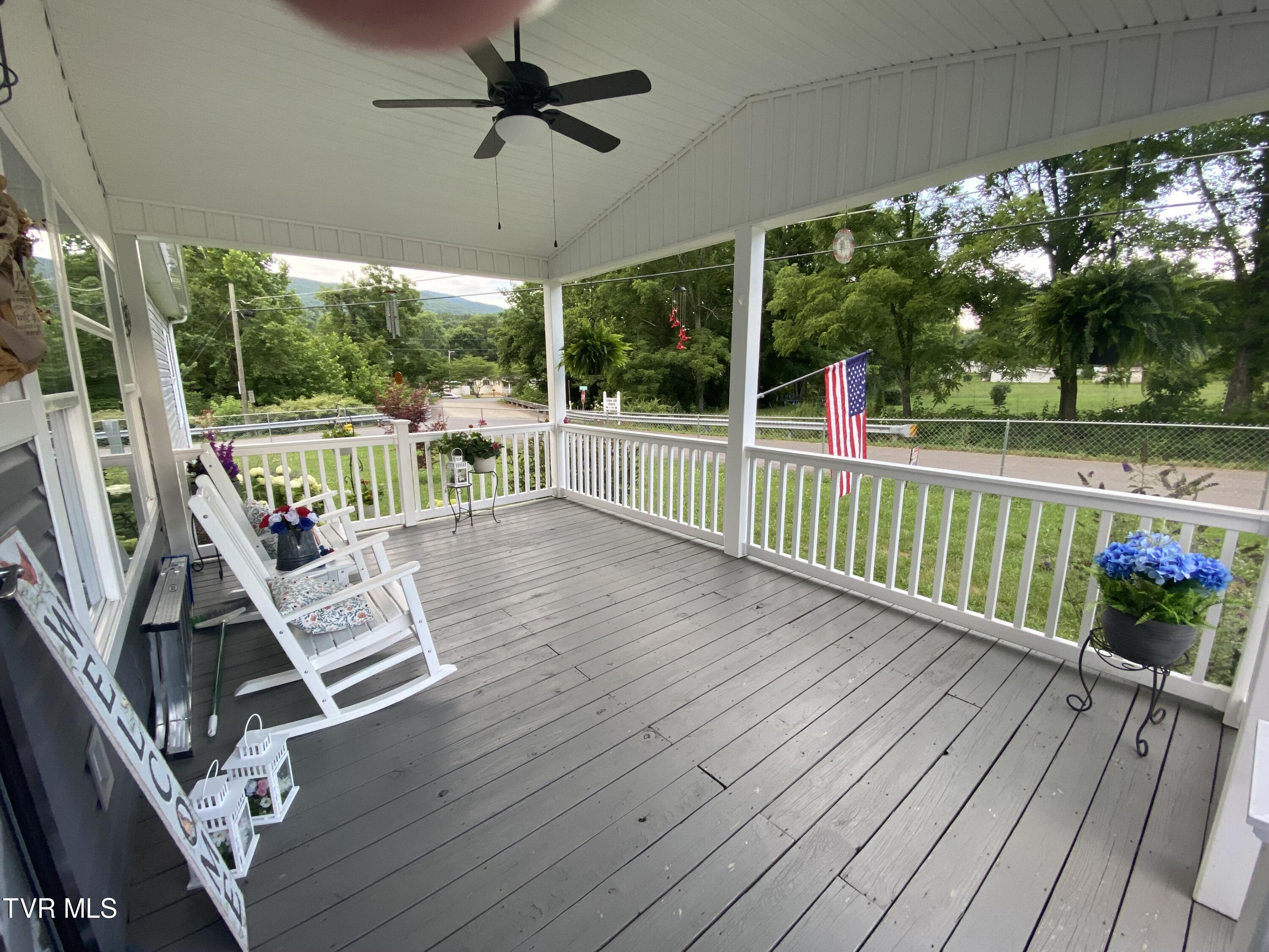 152 Peters Hollow Road Elizabethton, TN 37643 - Photo 29 of 55 IMG_1547