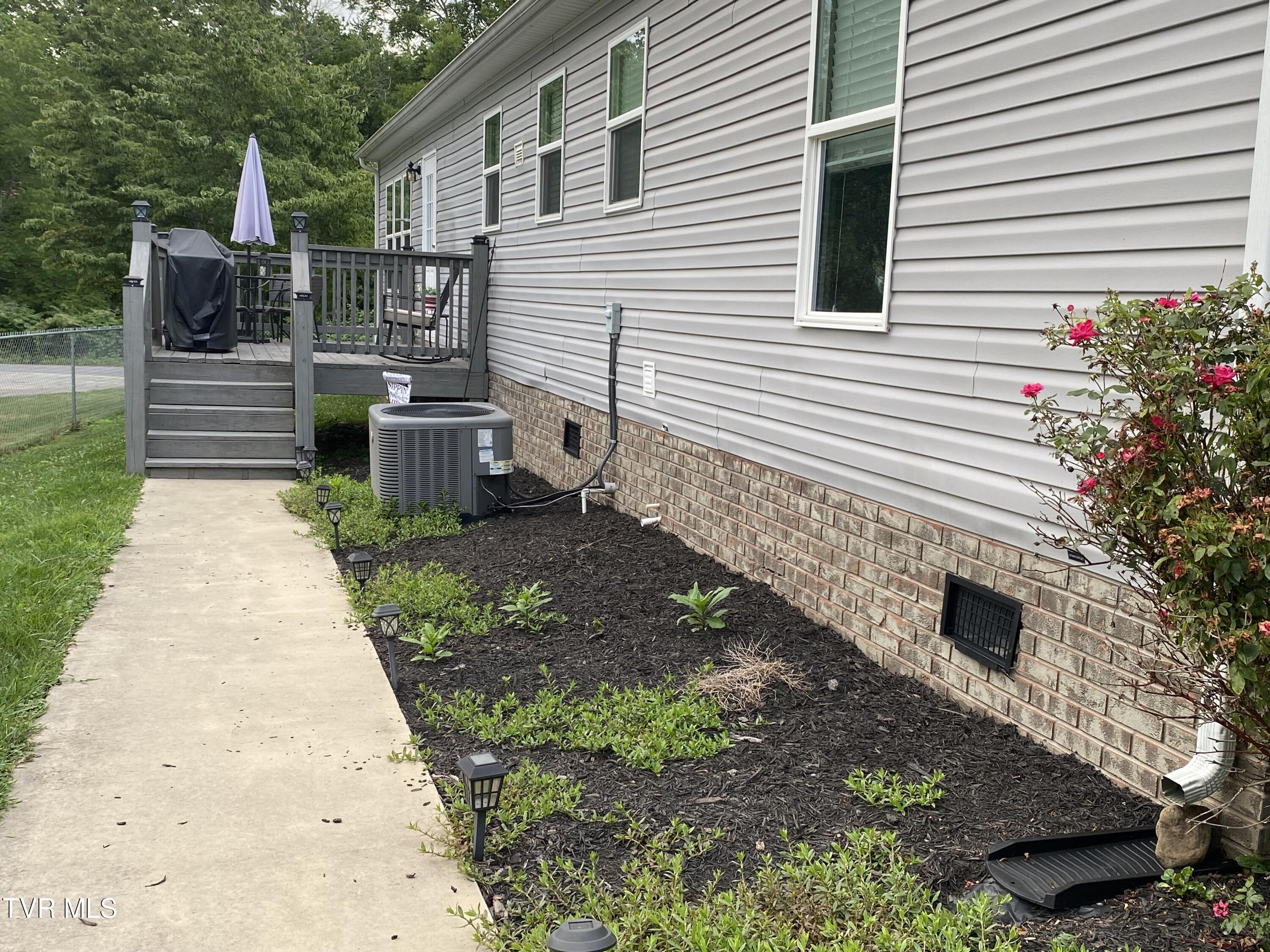 152 Peters Hollow Road Elizabethton, TN 37643 - Photo 32 of 55 IMG_1544