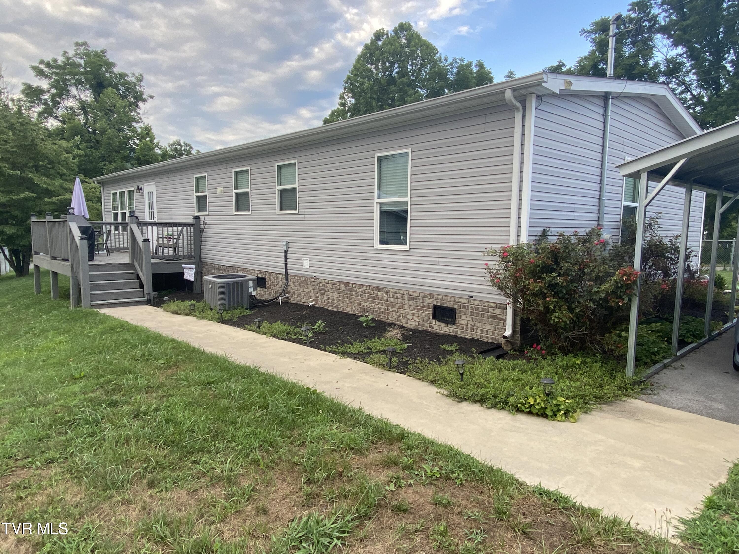 152 Peters Hollow Road Elizabethton, TN 37643 - Photo 33 of 55 IMG_1543