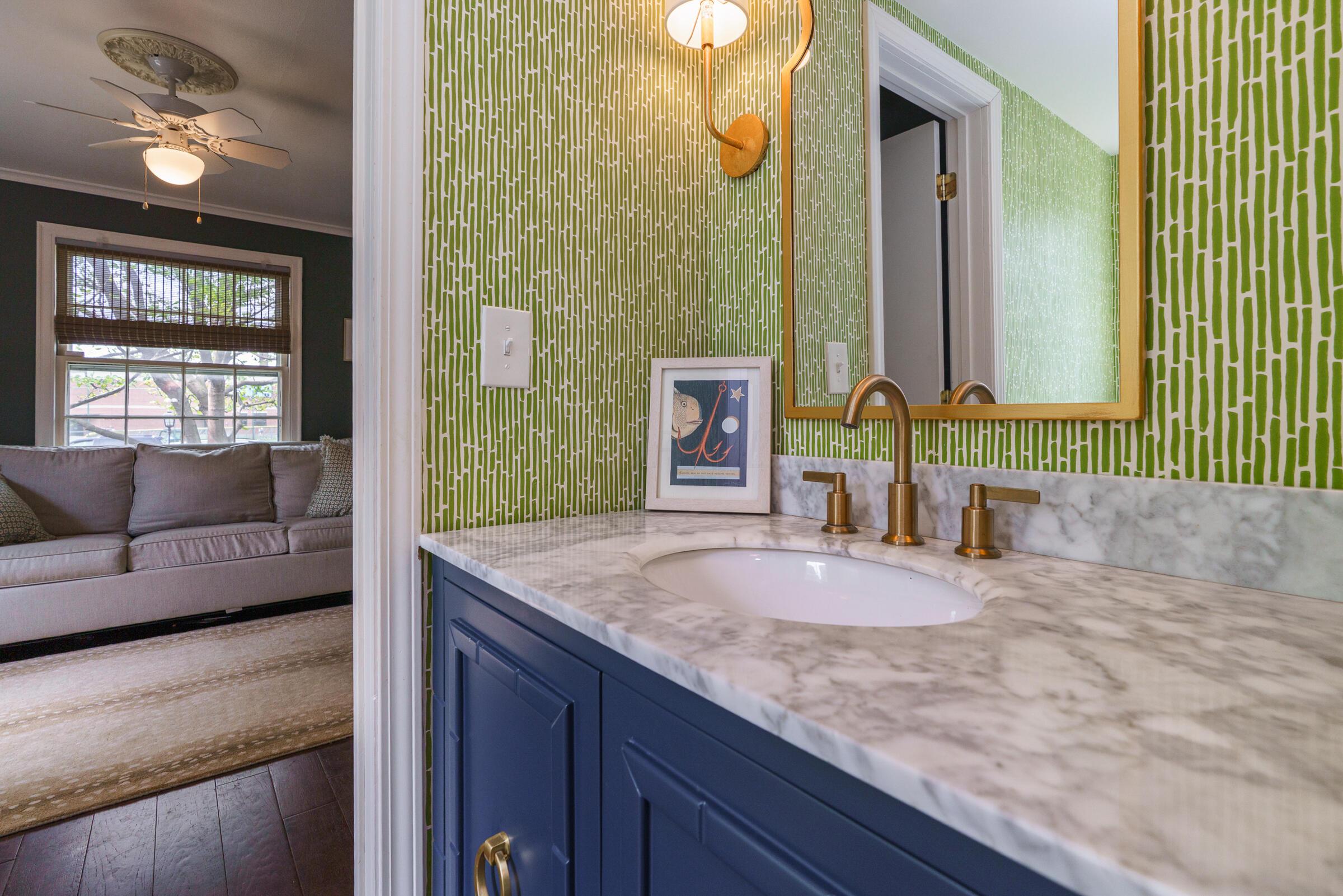 284 South Stanwood Road Columbus, OH 43209 - Photo 25 of 60 Powder Room
