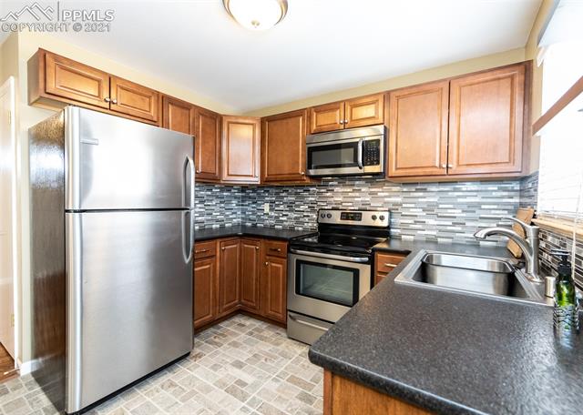 1902 Whitman Road Colorado Springs, CO 80910 - Photo 10 of 28