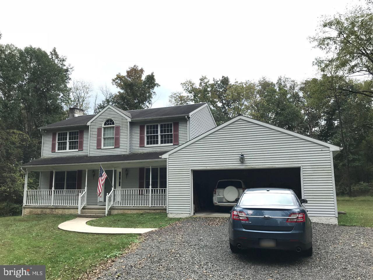 1422 Snyder Road Green Lane, PA 18054 - Photo 2 of 31 Gallery Image 2