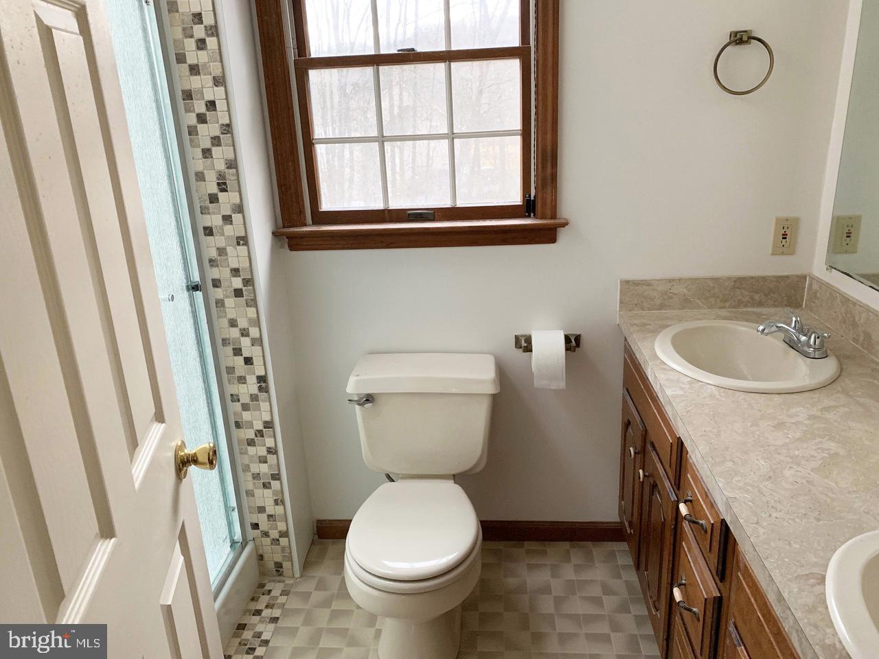 1422 Snyder Road Green Lane, PA 18054 - Photo 18 of 31 Gallery Image 18