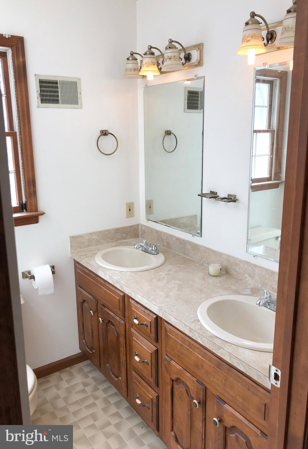1422 Snyder Road Green Lane, PA 18054 - Photo 22 of 31 Master Bathroom