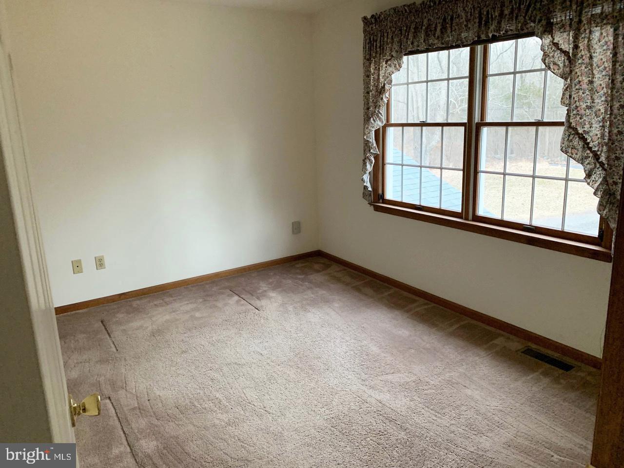 1422 Snyder Road Green Lane, PA 18054 - Photo 23 of 31 Front Bedroom