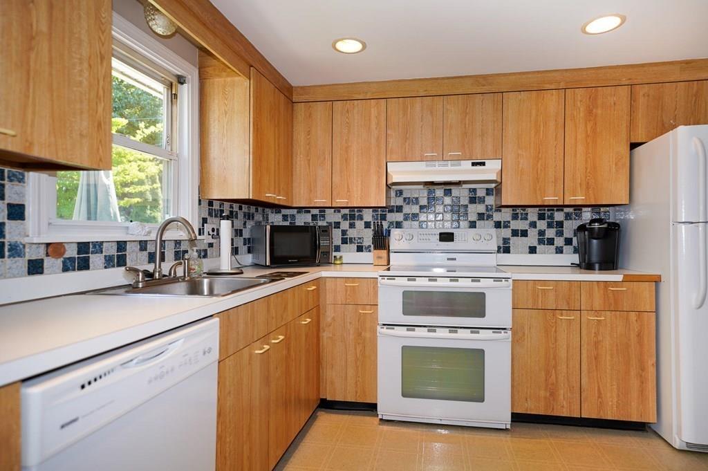 21 Ely Road Arlington, MA 02476 - Photo 6 of 26