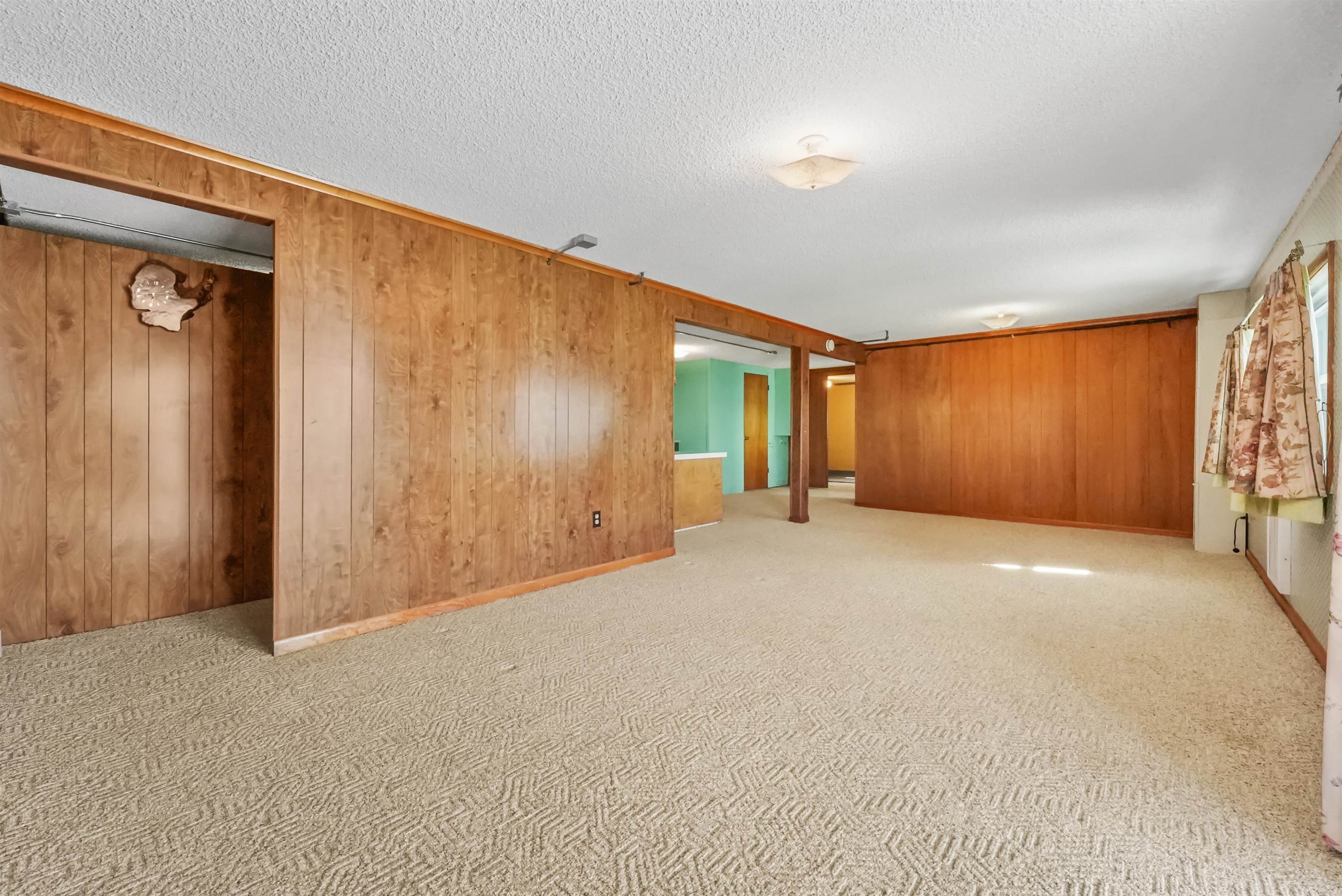9412 Center Road Traverse City, MI 49686 - Photo 30 of 63 1900950-29.JPG