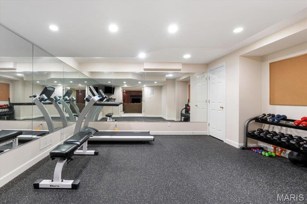 2142 White Ln Drive Chesterfield, MO 63017 - Photo 31 of 40