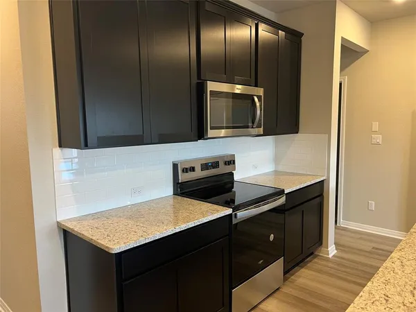 $1,950 | 1850 Settlers Glen Drive, Unit 803, Round Rock, TX 78665