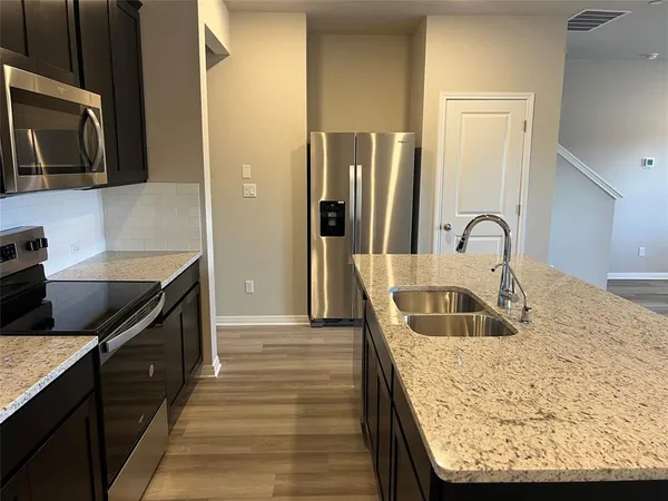 $1,950 | 1850 Settlers Glen Drive, Unit 803, Round Rock, TX 78665