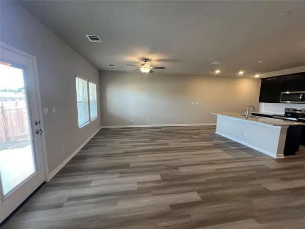 $1,950 | 1850 Settlers Glen Drive, Unit 803, Round Rock, TX 78665