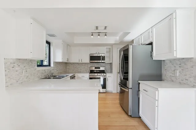 $439,900 | 10229 Missel Thrush Drive, Austin, TX 78750