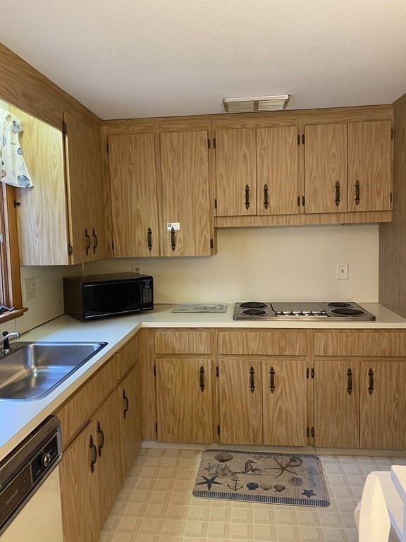65 Norfolk Road Braintree, MA 02184 - Photo 15 of 23 Gallery Image 15