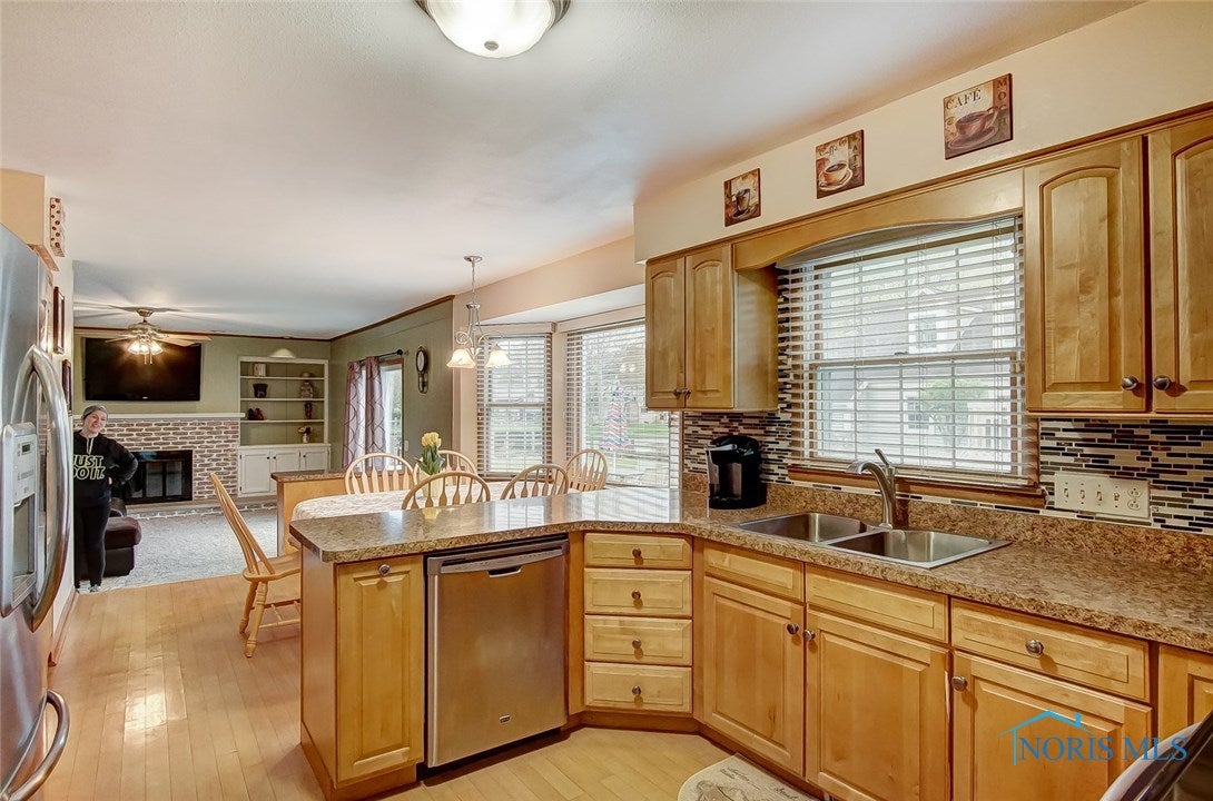 406 Eagle Point Road Rossford, OH 43460 - Photo 14 of 35 Gallery Image 14