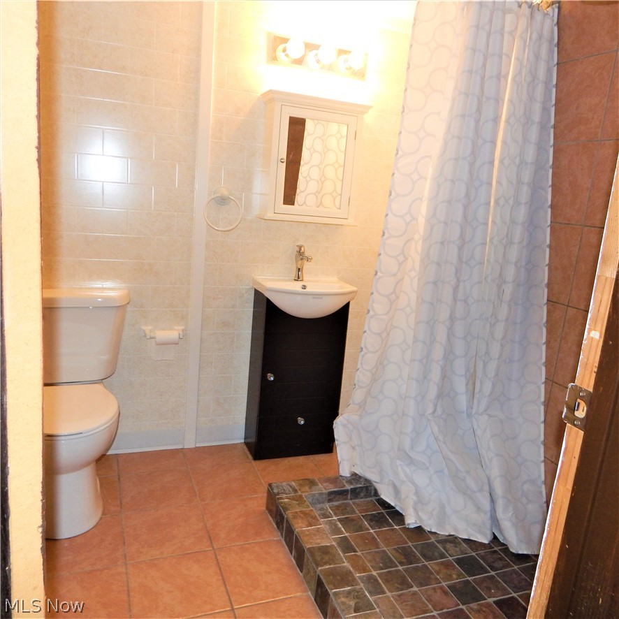 11607 Crofton Road Garfield Heights, OH 44125 - Photo 25 of 28