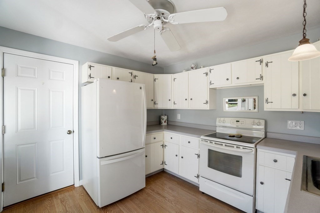 85 Landham Road Sudbury, MA 01776 - Photo 5 of 40 Gallery Image 5