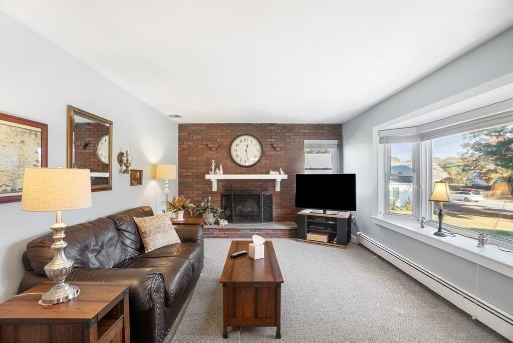 85 Landham Road Sudbury, MA 01776 - Photo 7 of 40 Gallery Image 7