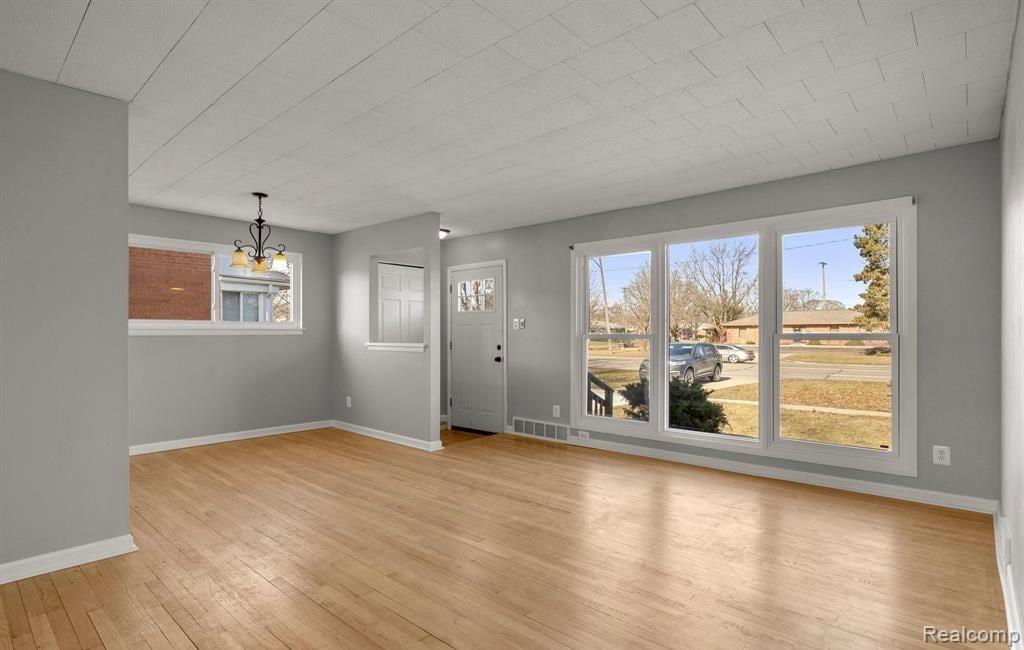 27007 Joy Road Dearborn Heights, MI 48127 - Photo 7 of 21