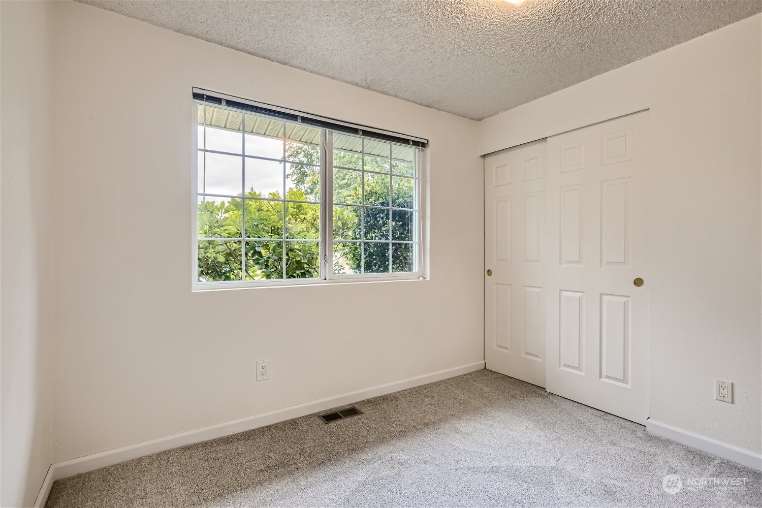 22020 6th Avenue West Bothell, WA 98021 - Photo 21 of 28 an empty room with a window