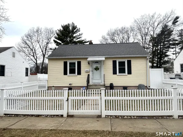 $324,900 | 33 Winter Street, Plainville, CT 06062