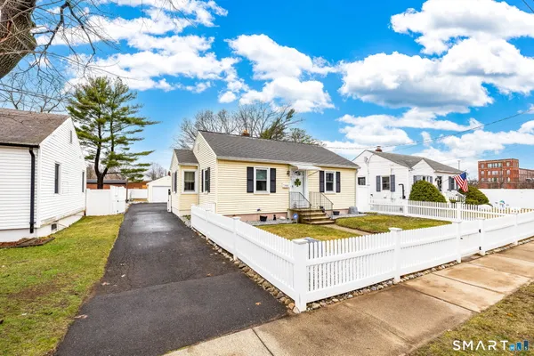 $324,900 | 33 Winter Street, Plainville, CT 06062