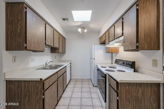 $1,250 | 9001 West Elm Street, Unit 7, Phoenix, AZ 85037