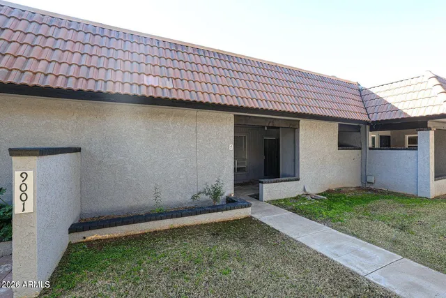 $1,250 | 9001 West Elm Street, Unit 7, Phoenix, AZ 85037