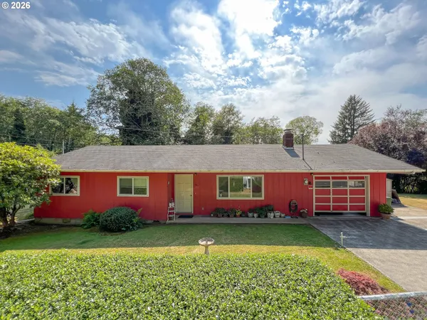 $360,000 | 590 Robinhood Avenue, Lakeside, OR 97449