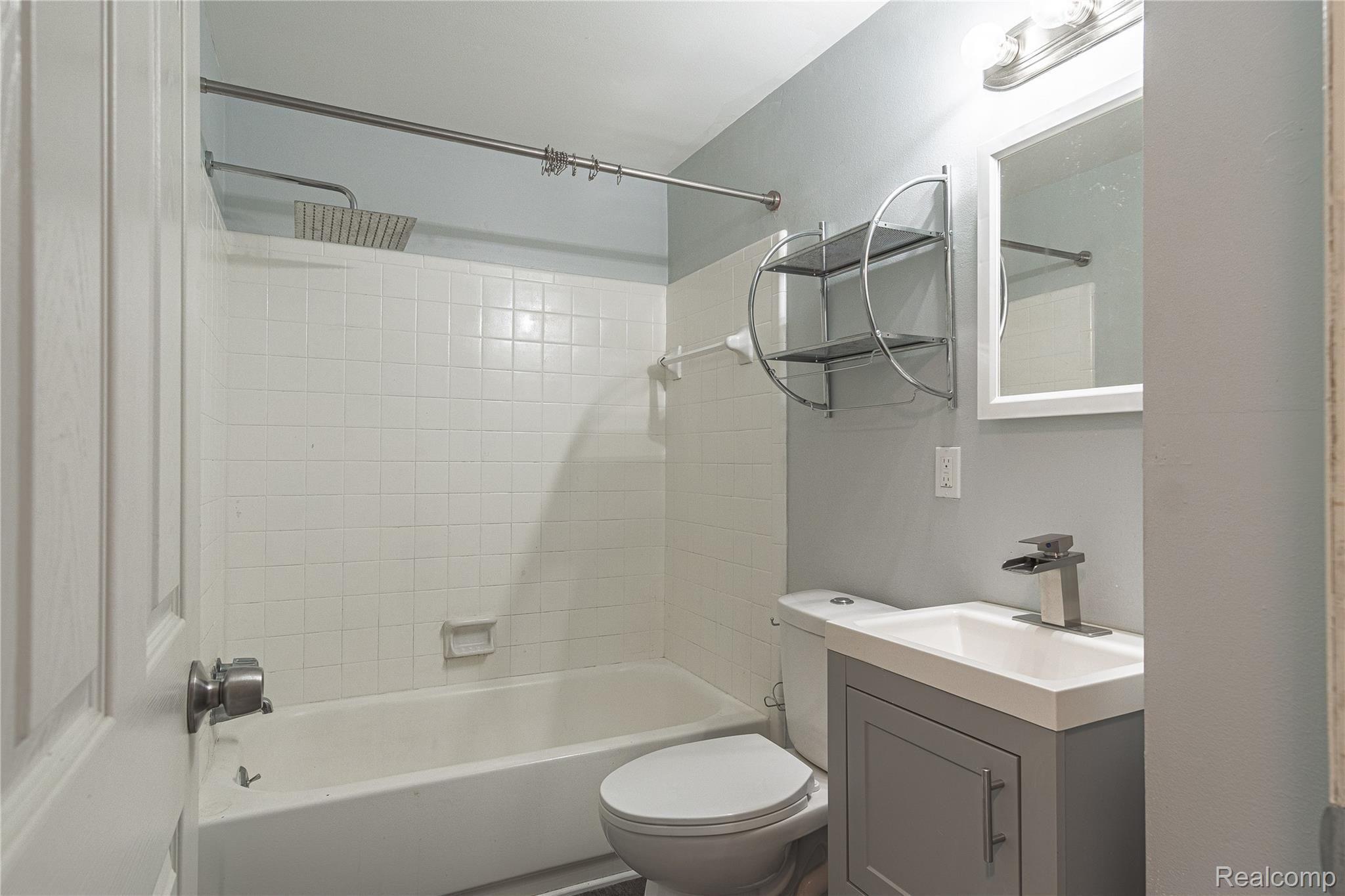 27804 Somerset Avenue Inkster, MI 48141 - Photo 18 of 31 Interiors (16 of 25).jpg