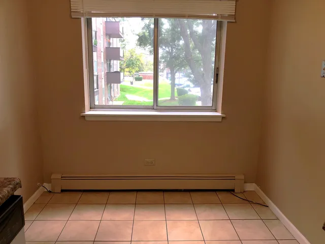 $1,400 | 1331 South Finley Road, Unit 208, Lombard, IL 60148