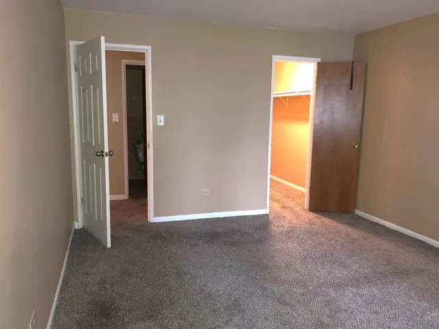 $1,400 | 1331 South Finley Road, Unit 208, Lombard, IL 60148