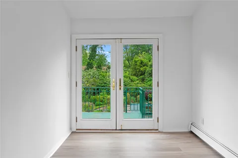 $1,199,000 | 16 Eastland Drive, Glen Cove, NY 11542